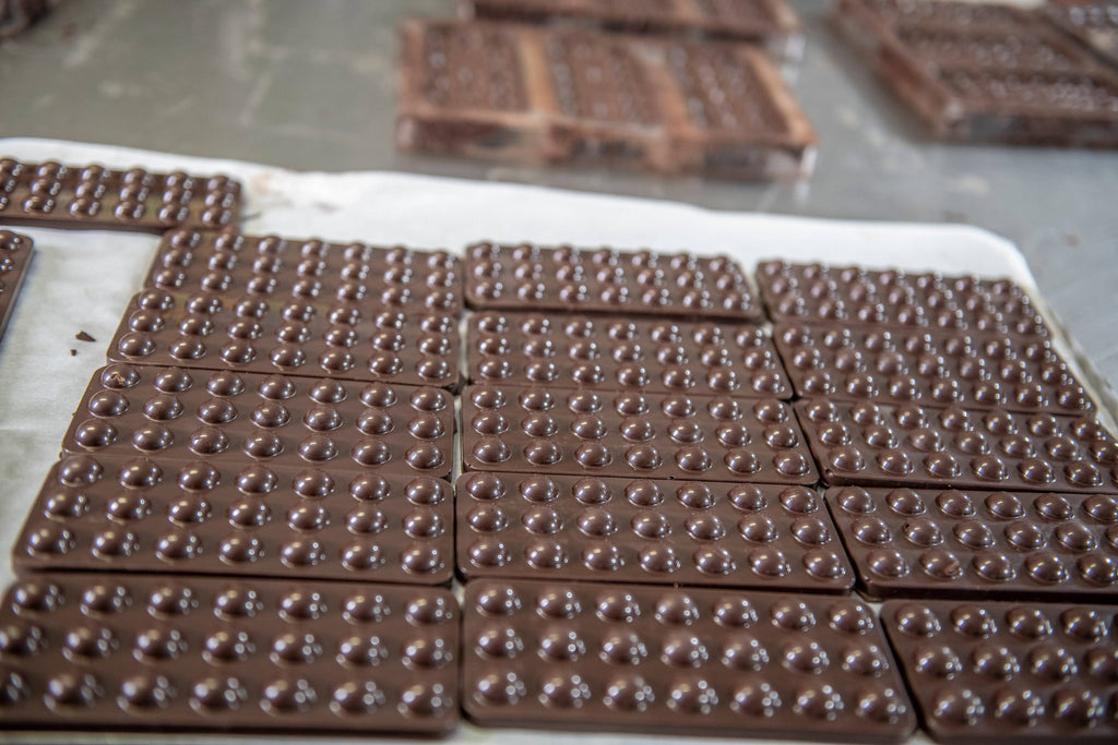Droneretta - Tavoletta di cioccolato fondente ripiena di cioccolato al rhum - 90 g