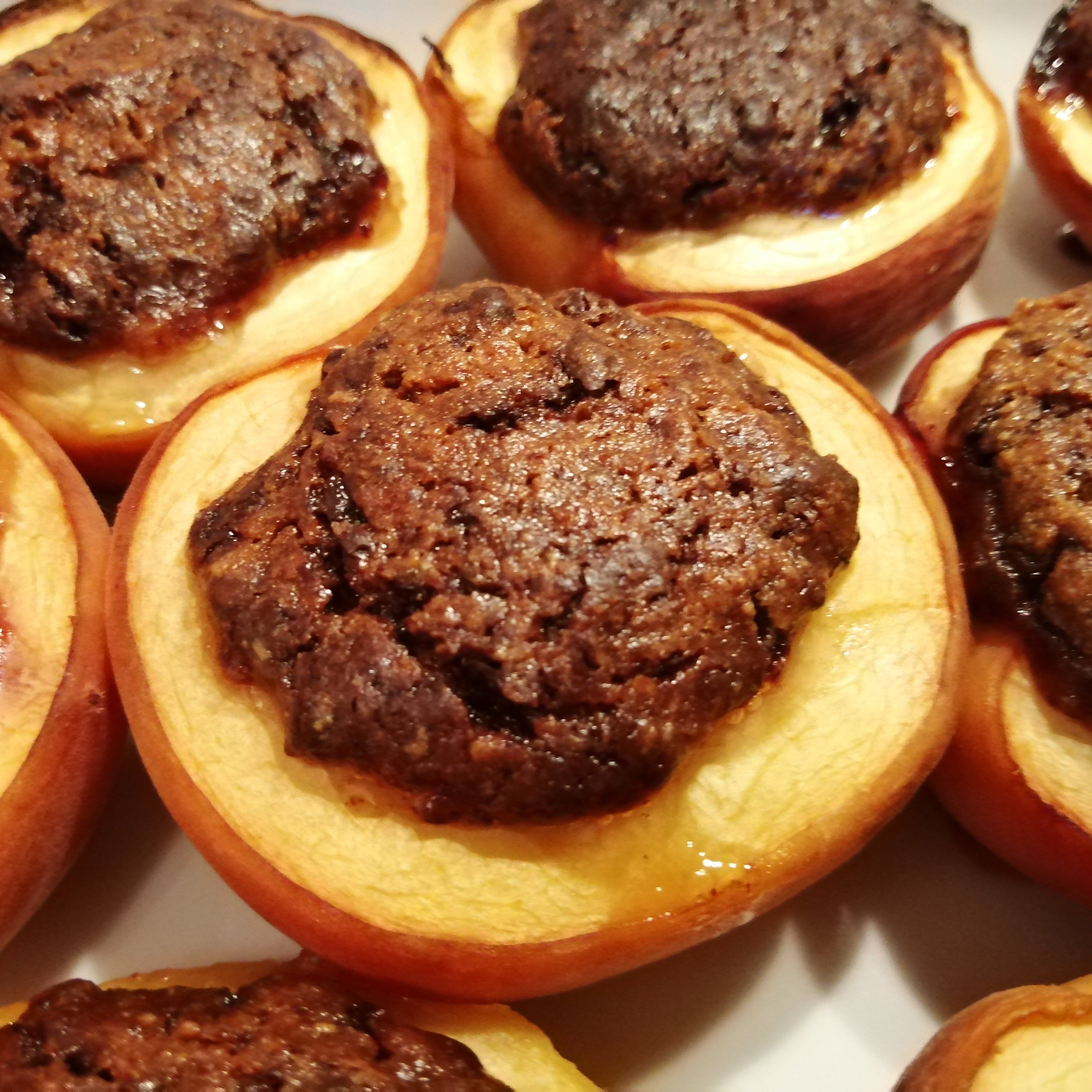 Praline PescAmaretto - Cioccolatini artigianali al gusto di Pesche Ripiene